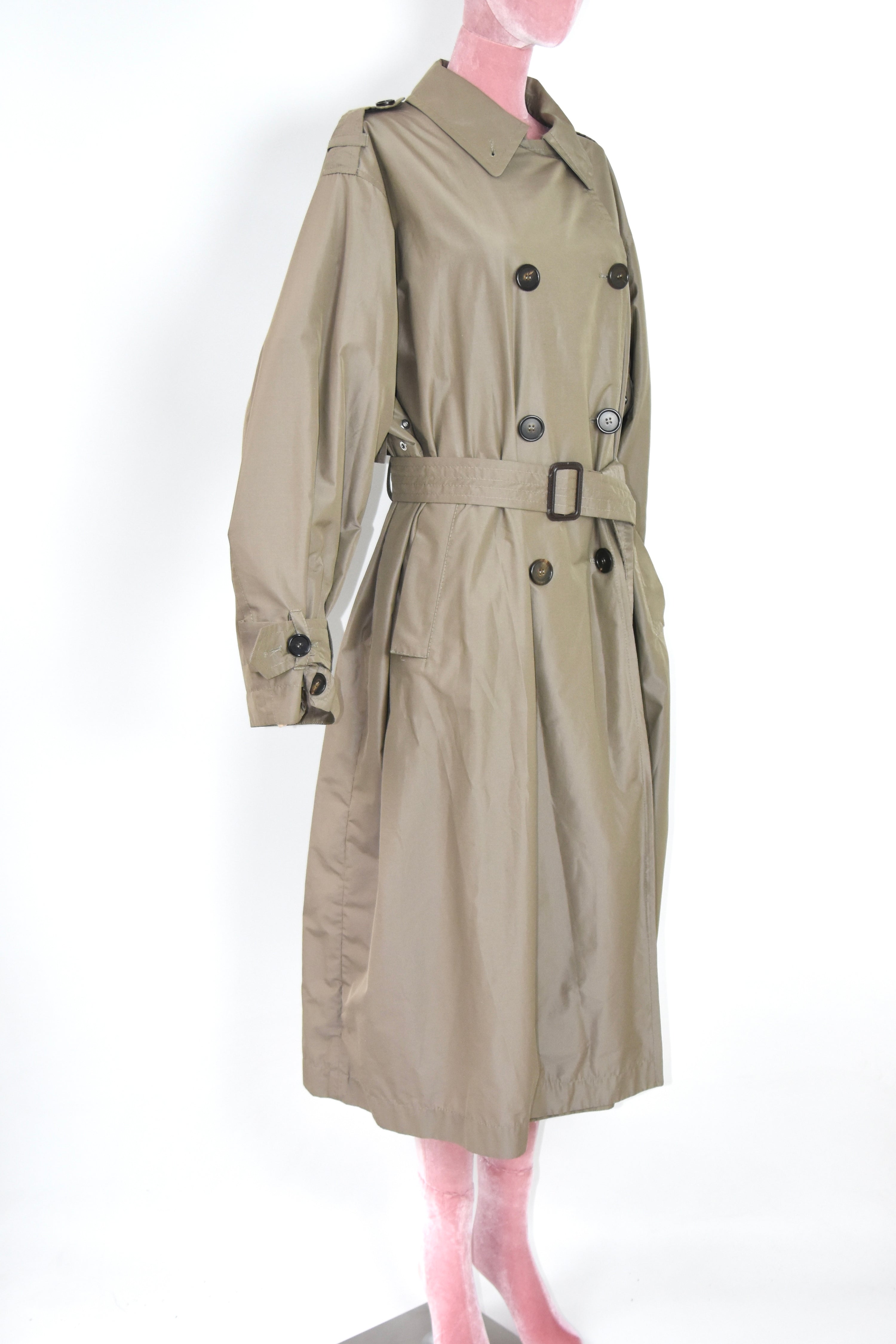 MaxMara “The Cube” Lightweight Trench Coat – Taupe Double-Breasted Packable Shell, Almost New (Fits Women M / Men S)