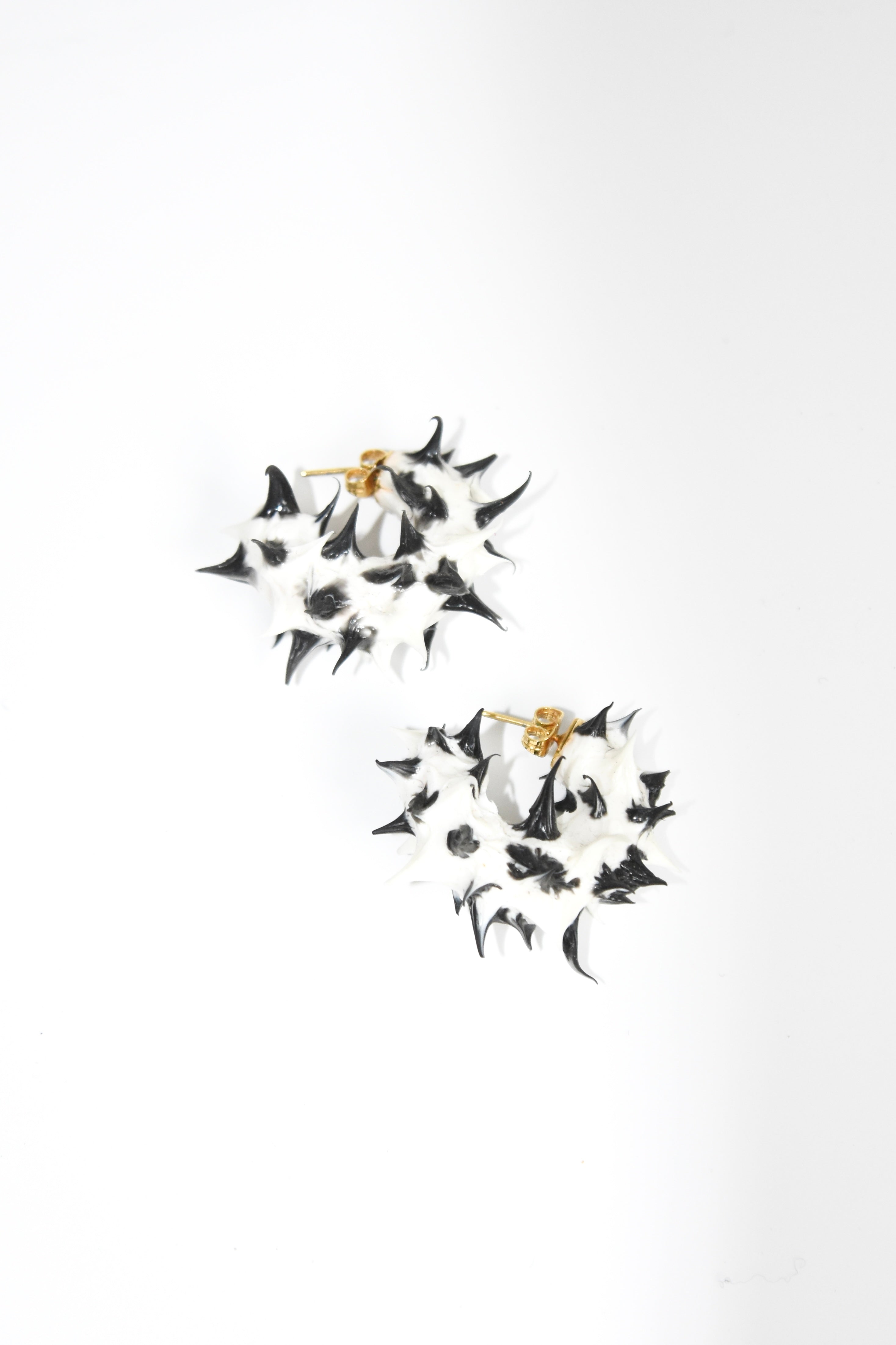 Ottolinger Black & White Silicone Spike Earrings – Avant-Garde Organic Sculptural Hoops
