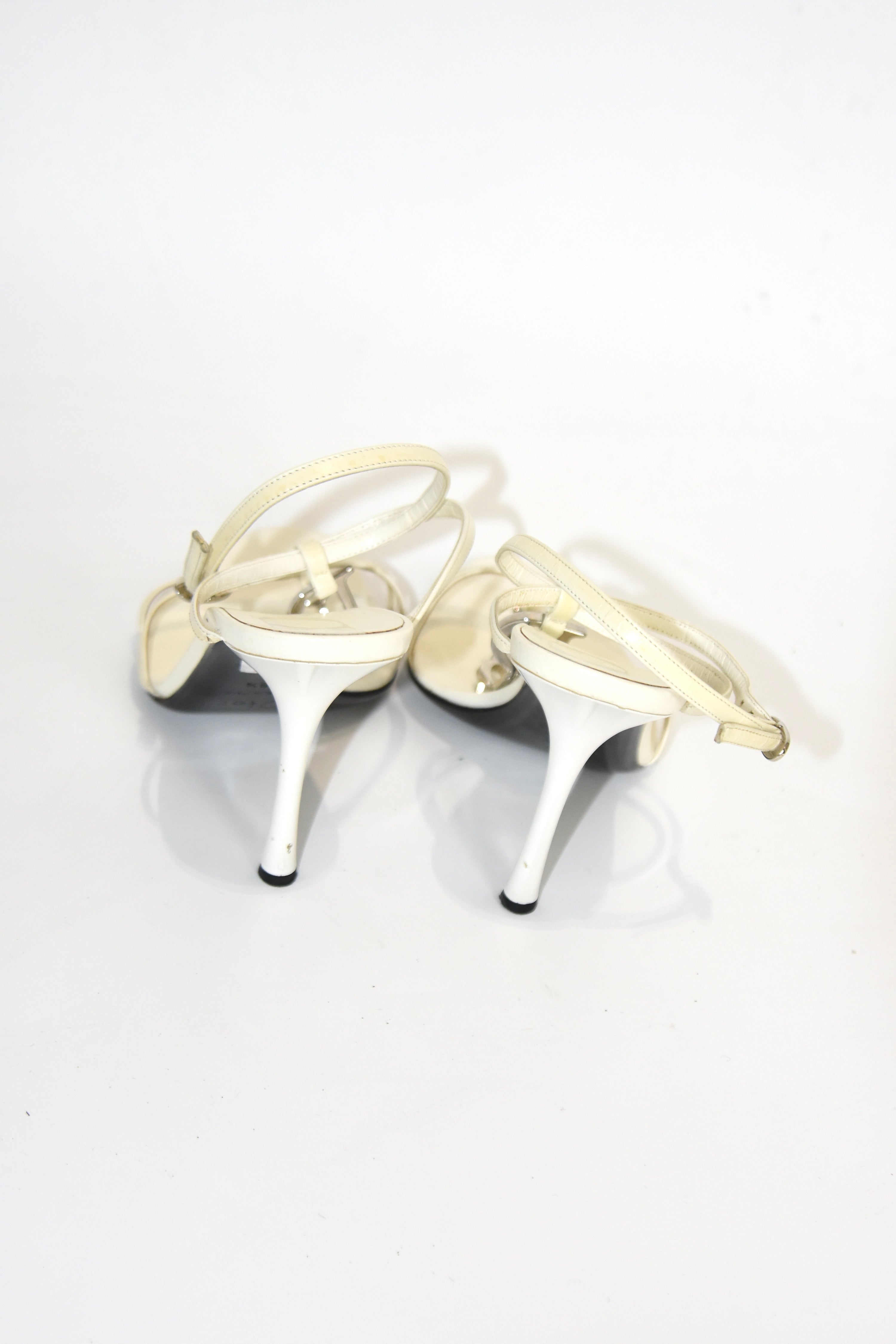 Christian Dior by John Galliano D-I-O-R Charm Strap Heeled Sandals – Vintage White Leather Designer Heels