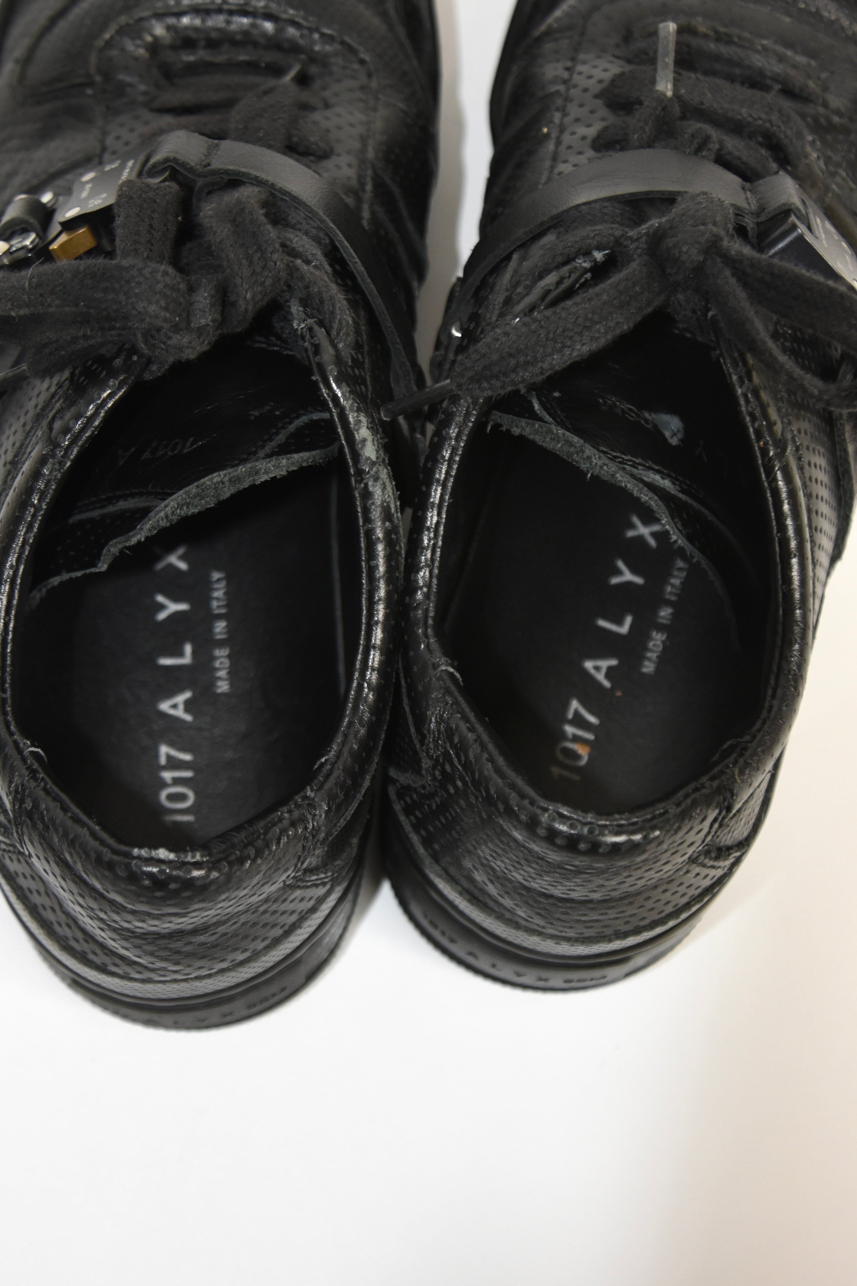 1017 ALYX 9SM Leather Buckle Low Sneakers