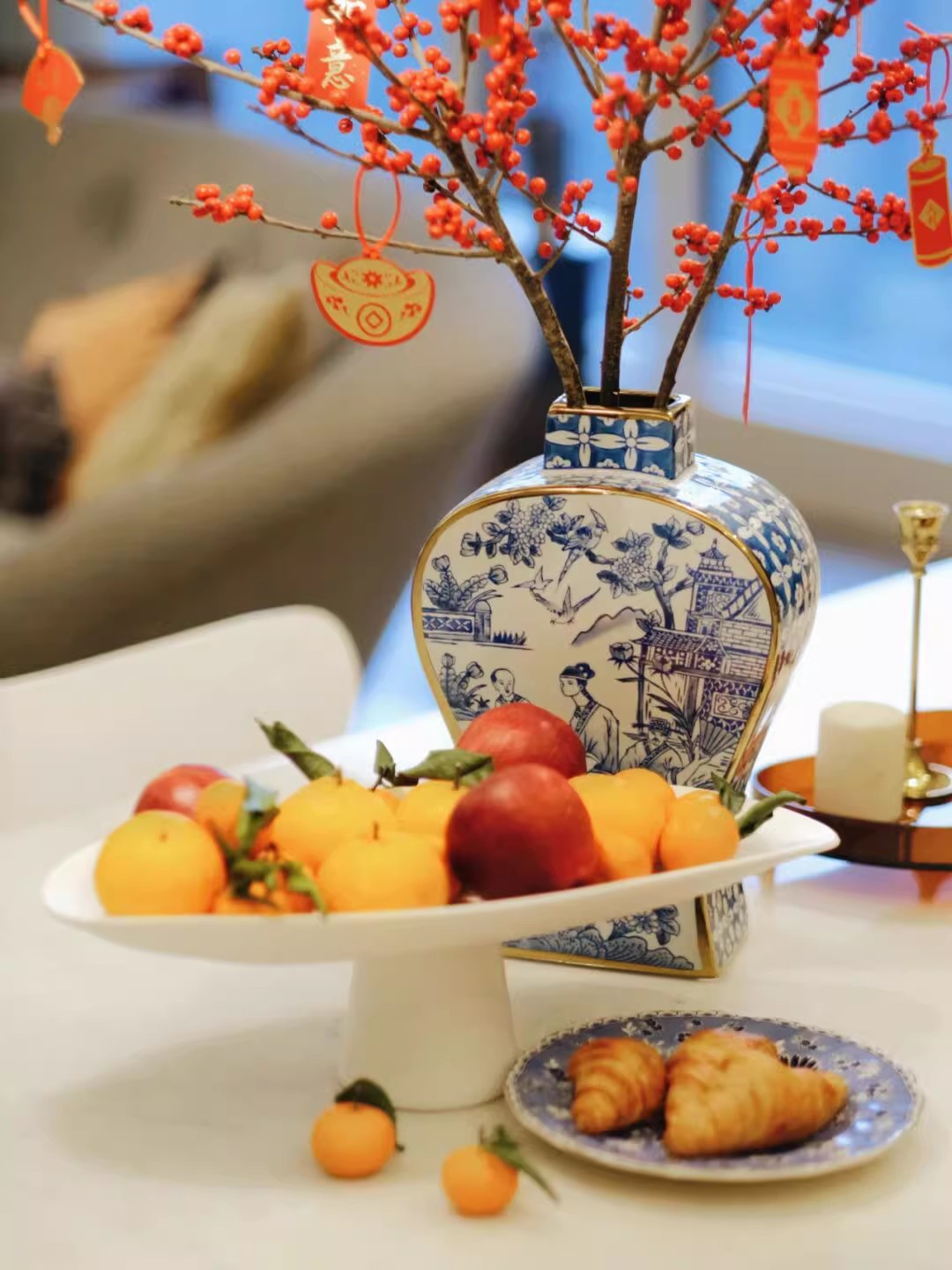 Oriental Paris Blue and White Porcelain Grisaille New Chinese Style Ink Painting Gold-Embossed Color Porcelain Vase Ornament