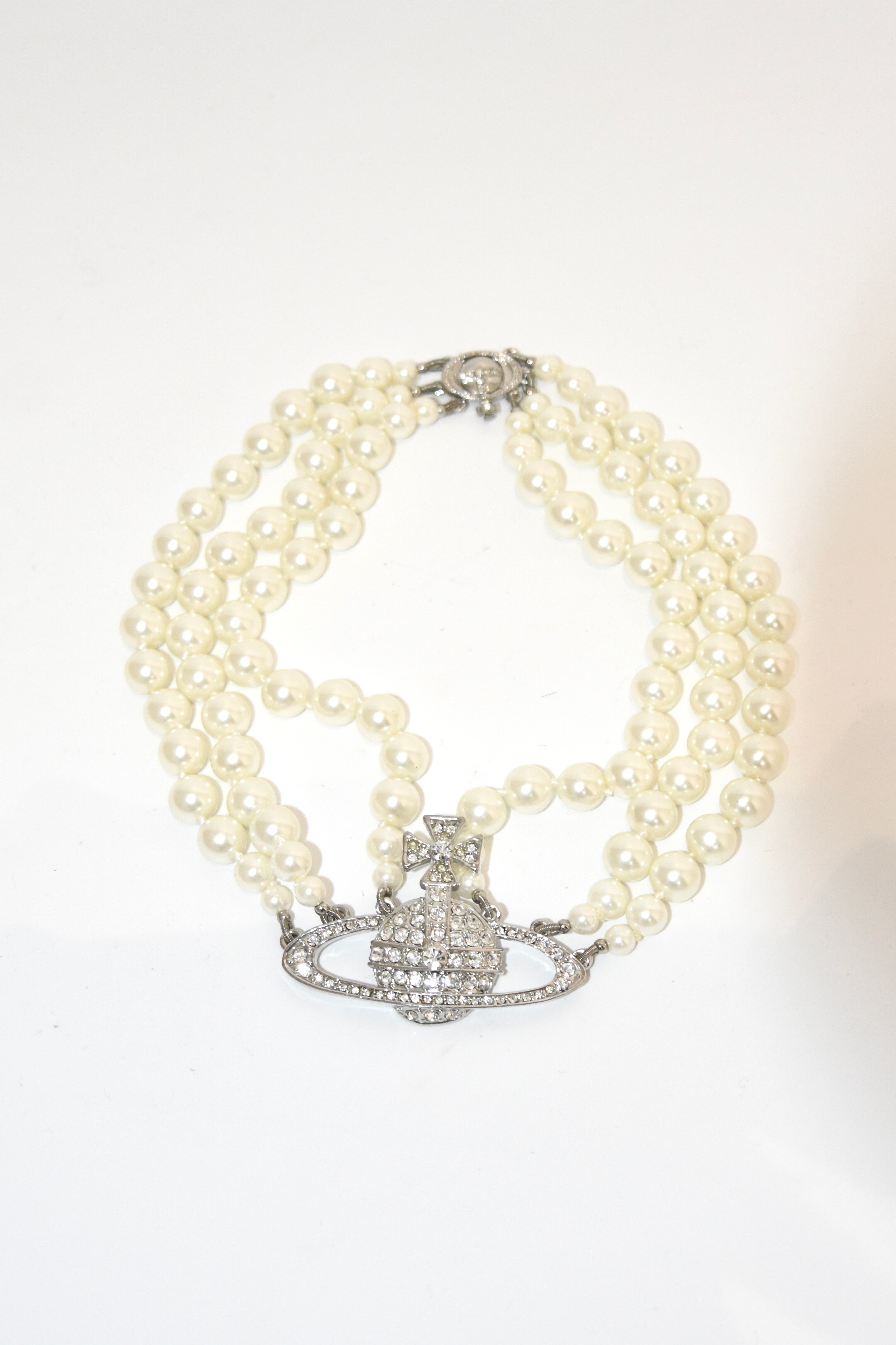 Vivienne Westwood Vintage Triple-Strand Pearl Orb Necklace – Rare Archive Jewellery