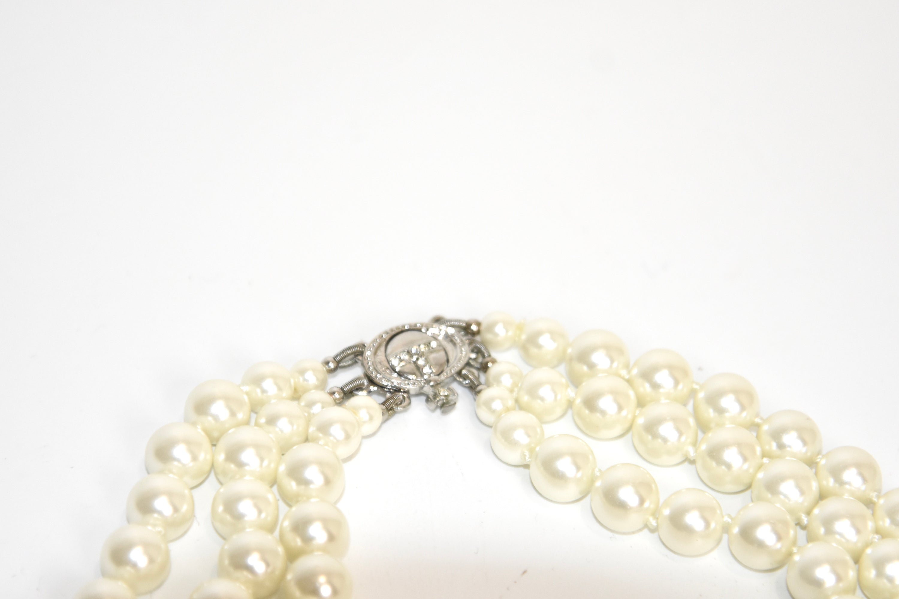 Vivienne Westwood Vintage Triple-Strand Pearl Orb Necklace – Rare Archive Jewellery