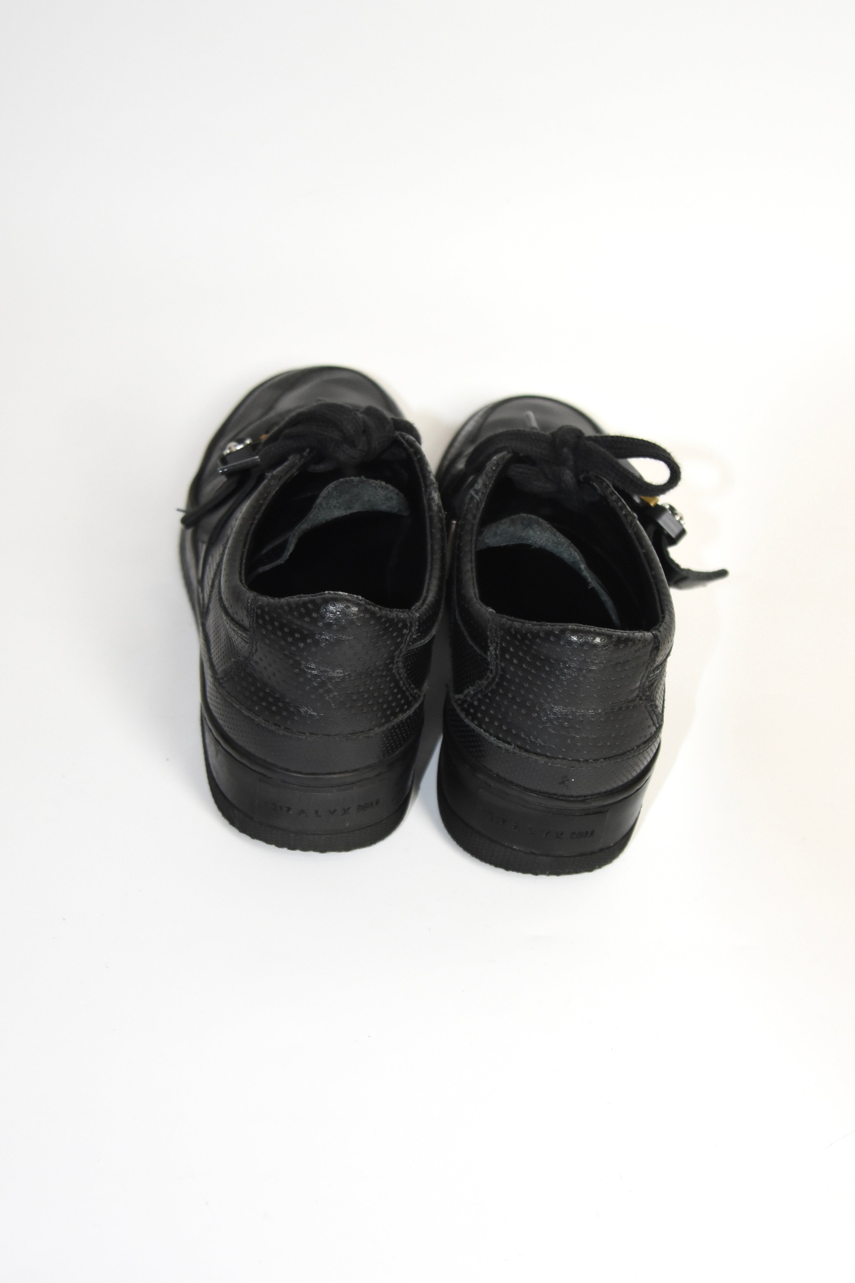 1017 ALYX 9SM Leather Buckle Low Sneakers